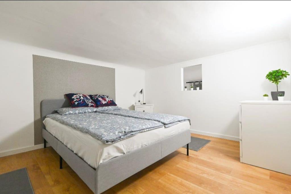 Lovely Studio Flat In Damjanich Street - Leonard Budapest Bagian luar foto